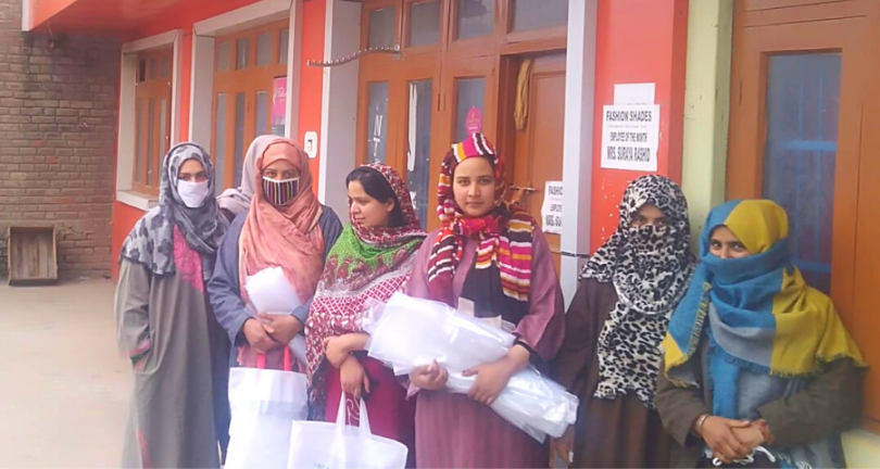 Coronavirus: Women Come Together to Help Doctors in Kashmir