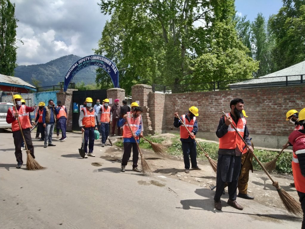 Coronavirus: The Ordeal Of Kashmir'S Casual Municipality Workers.